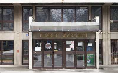 Párhuzamos valóságértelmezés a jogi karon, professzorok tiltakoznak az oktatás újraindítása ellen