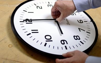 Egy nappal korábban jön az óraátállítás