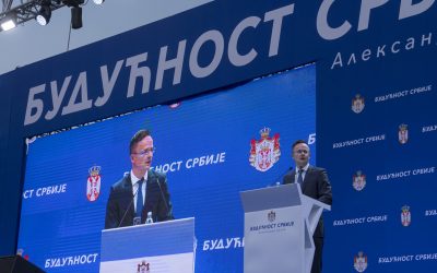 Orbán Viktor nem, de a magyar külügyminiszter beszédet mond Vučić-nagygyülésén