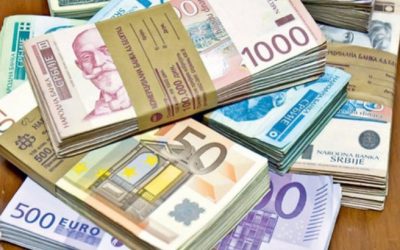 Rengeteg pénz jutott a hatalmi pártnak a költségvetésből