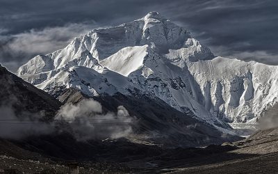Lezuhant egy turistahelikopter a Mount Everest közelében