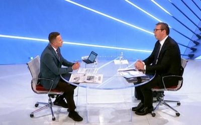 Négy hónap alatt ötvennyolc órát vendégszerepelt Aleksandar Vučić a televízióban