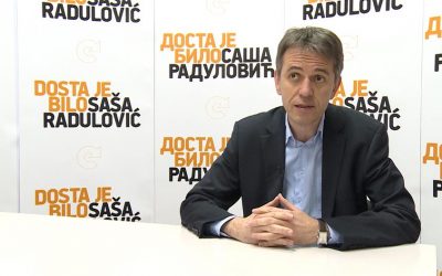 Visszatér a politikába az Elég volt