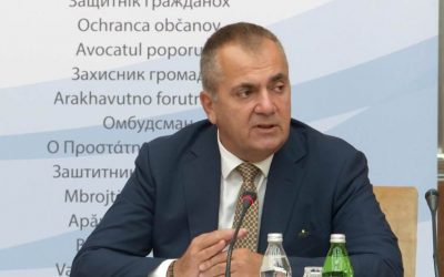 Ombudsman: A kórházban ápolt alultáplált kislánynak nincs se neve, se személyi száma