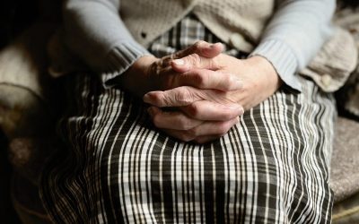 Minden második meggyilkolt nő 65 évnél idősebb