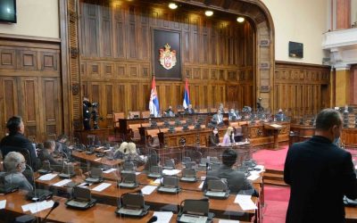 Nincs kvórum, nem kezdődött el a lítiumról szóló parlamenti ülés