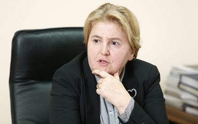 Becsületsértés miatt perli a főügyész a parlamenti igazságügyi bizottság haladópárti elnökét A Legfőbb Ügyészi Tanács elnöke is perli a kormánypárti képviselőt