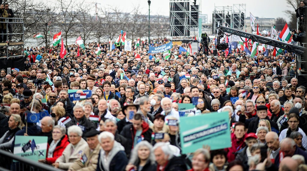 A Műegyetem előtt is ezrek gyűltek össze (Fotó: Malatinszky Dávid/Egységben Magyarországért)
