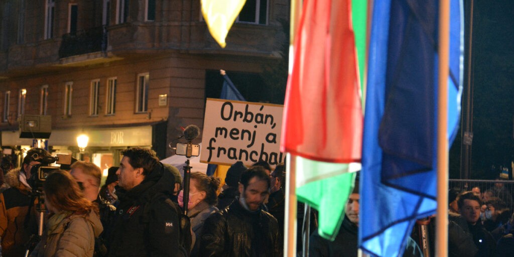 Tüntetés Putyin és az orosz kémbank ellen