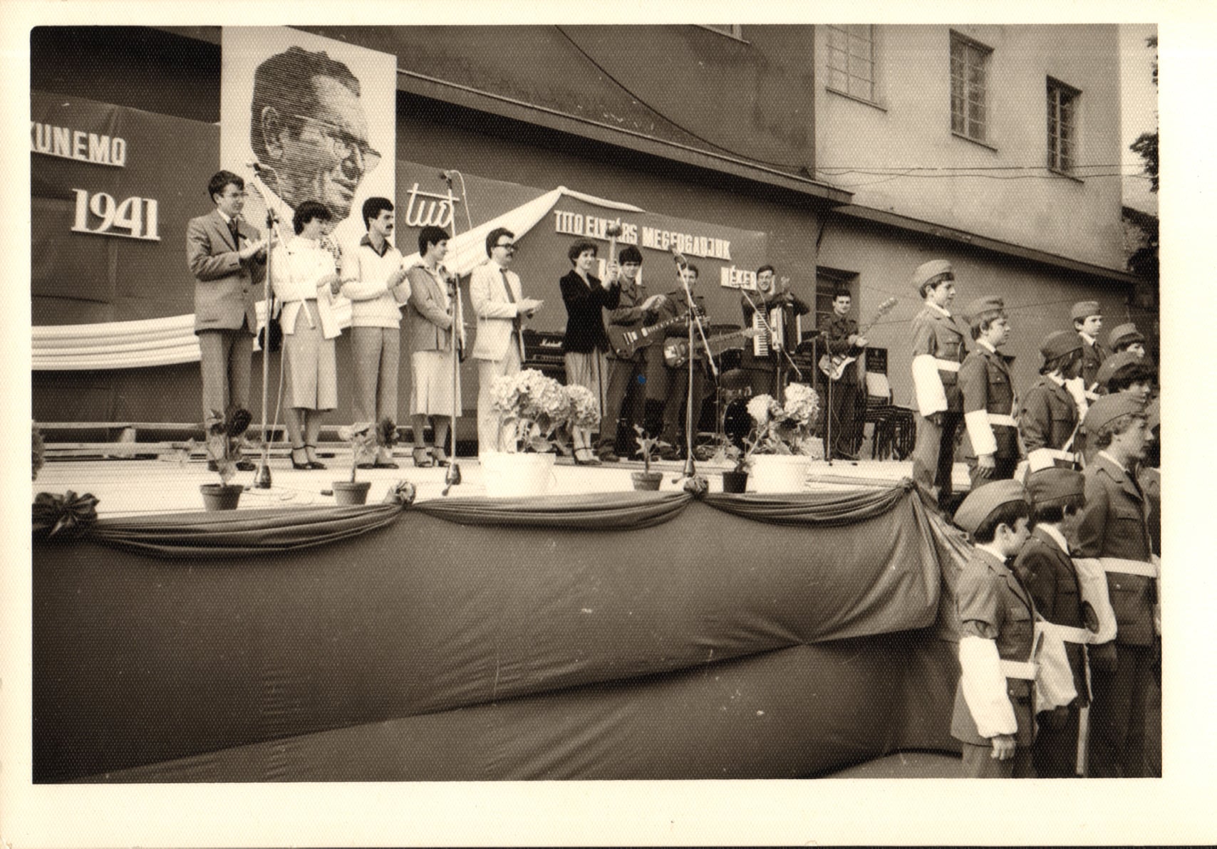 Ifúsági staféta Zentán, 1981-ben.