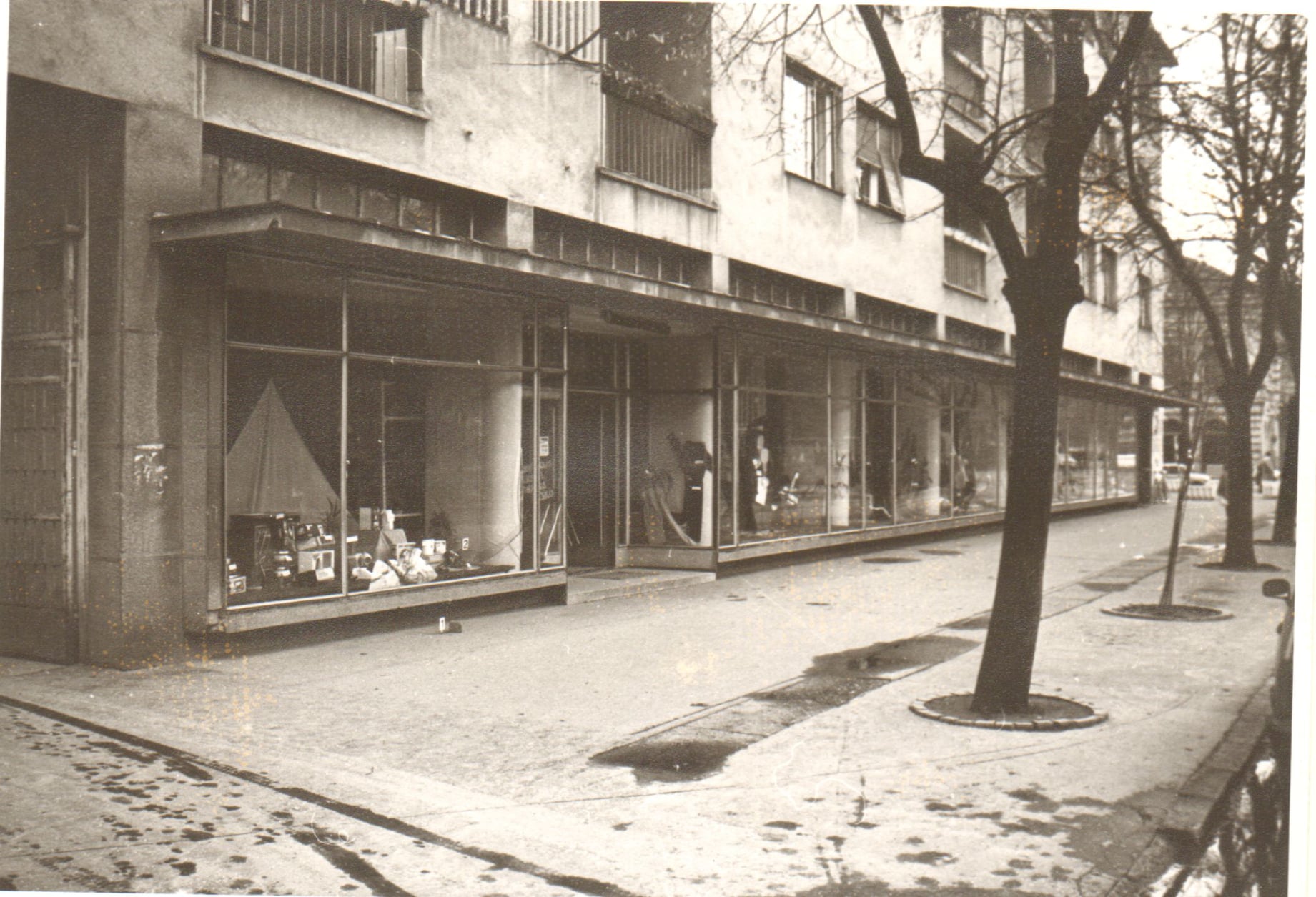 Az Uzor áruház Zentán, 1992 decemberében