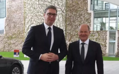 Az üveges Vučić hanyatt esése