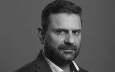 Dr. Dévavári Zoltán Magyar Arany Érdemkeresztben részesült
