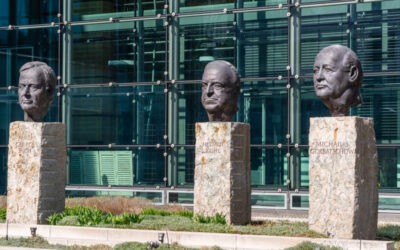 Gorbacsov: Béketeremtő vagy országveszejtő Mihail Gorbacsovra hálával emlékezik a Nyugat, egyes keleti hatalmak viszont a szovjet birodalom sírásójának tekintik