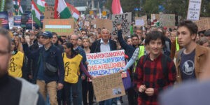 A menet indulása a Kálvin térről