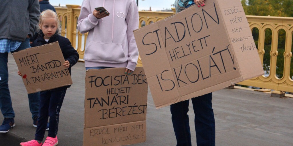 A legtöbb szülőnek van olyan korú gyermeke, akit érint az oktatás helyzete Szappanos