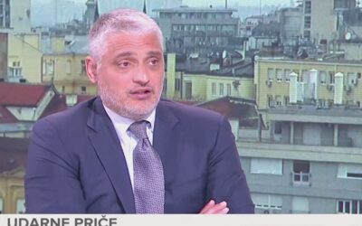 Székkel támadt egy őt provokáló férfira egy kávézóban Čedomir Jovanović