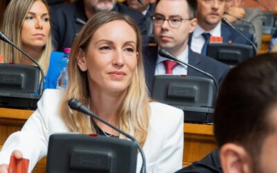 Öreg Anna: A VMSZ a „magyaroknak egy szendvics jár” politikáért tüntette ki Nikolićot