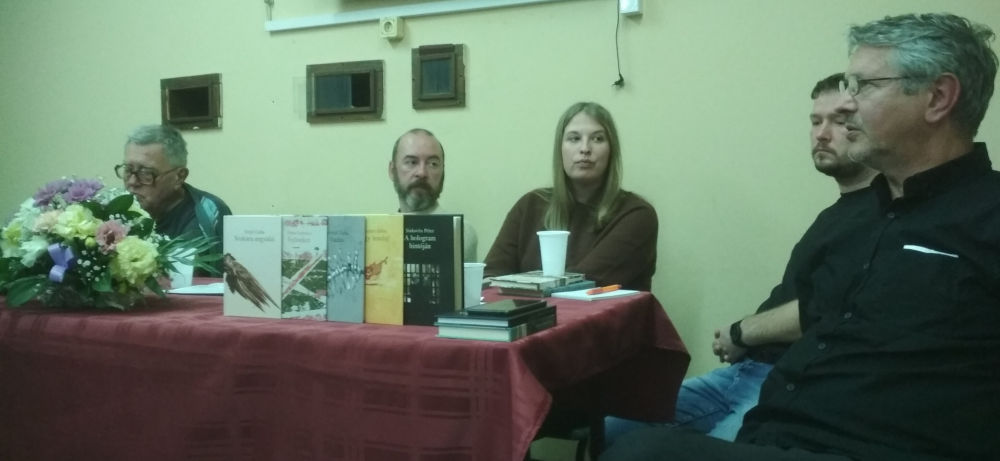 Sinkovits Péter, Szögi Csaba, Hernyák Zsóka, Döme Szabolcs és Beszédes István a muzslai irodalmi esten (Fotó: Radics Viktória)