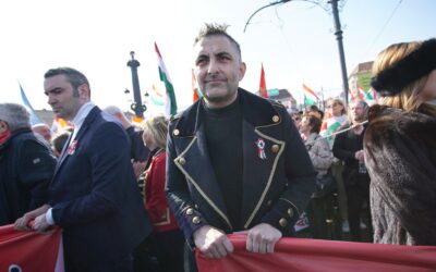 Győzike hivatalosan is belépett a Fideszbe