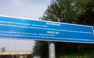 Szégyenletes tábla áll Szerbia és Románia határán