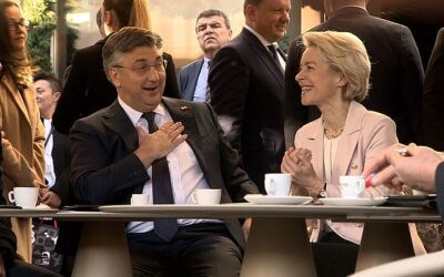 Von der Leyen ivott egy kávét Zágrábban, és euróval fizetett érte