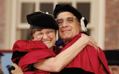 Karikó Katalin és Tom Hanks díszdoktori címet kapott a Harvardon