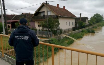 Menteni kellett az embereket Šabacnál, elöntötte a víz az otthonukat
