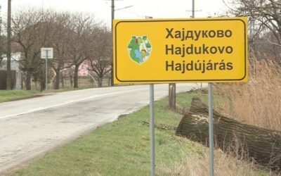 Kézigránát robbant egy hajdújárási ház előtt, a rendőrök lezárták az utcát