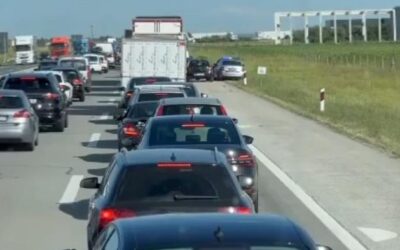 Tömegkarambol, kilométeres kocsisorok a Belgrád-Szabadka autópályán (Fotók)