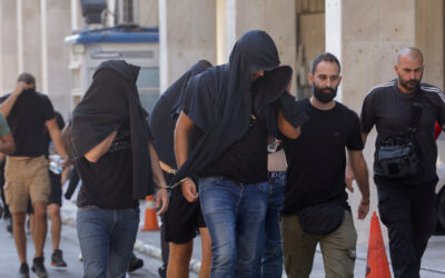 105 férfit vettek őrizetbe az athéni összecsapások után