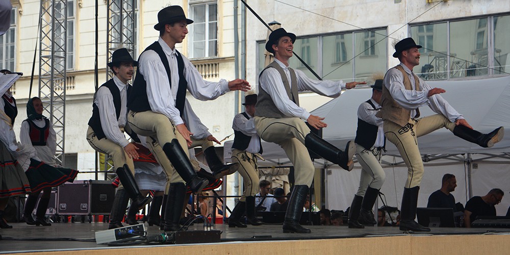 A néptáncosok aratják a legnagyobb sikert minden rendezvényhelyszínen (Fotó: Szappanos Veronika/SZMSZ)