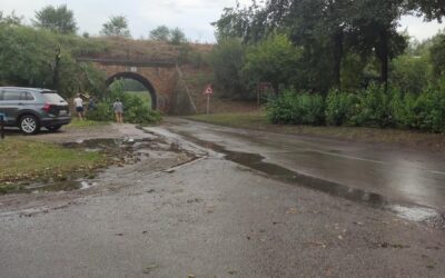 Zenta vihar után: Áll a víz a parkolóban (Fotók)