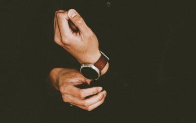 2024 elsőszülött koszovói gyermekének ajándékozza ezer eurós óráját Vučić