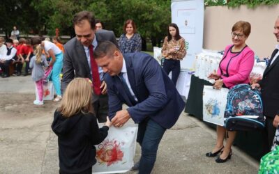 Tavaly volt, idén nincs – hová tűntek a nemzeti kisebbségek ünnepnapjai az iskolai szabályzatból? Fű alatt, kiskapukon megvalósuló kisebbségi jogok? – Nincs gond, vagy csak nem merünk beszélni róla?