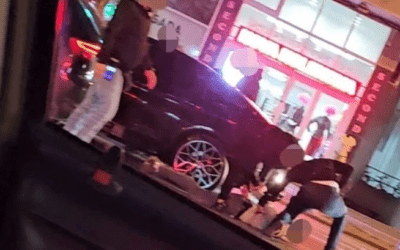 Luxuskocsiból rángatták ki a gyanúsítottat az újvidéki civil ruhás rendőrök