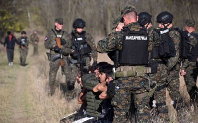 Négy város területén 870 migránst fogtak el a rendőrök, fegyvereket és drogot is találtak (Fotógaléria)