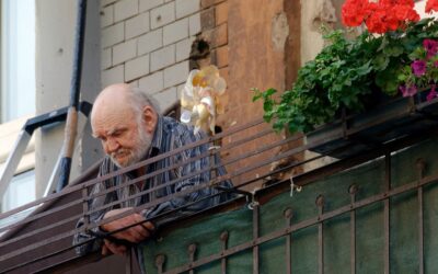 Fizikailag és pszichikailag is bántalmazzák az időseket a családtagjaik