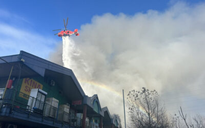 Robbanások a lángoló bevásárlóközpontban, sikerült lokalizálni a tüzet