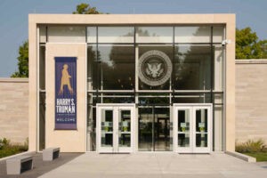 A Harry Truman Elnöki Könyvtár és Múzeum Indepeendence-ben, Missouri, USA (Fotó: Truman Könyvtár)