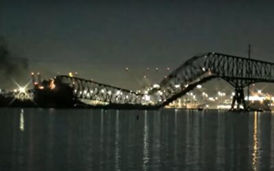 Összeomlott az egyik legforgalmasabb amerikai híd, húsz ember eltűnt (Videó)