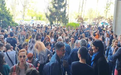 Az autonómia és a szólásszabadság állapota: akut kóma Továbbra is blokád alatt a bölcsészkar Újvidéken – Hétfőn újabb rendezvény a rektorátus előtt