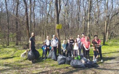 Több száz szabadkai mintegy öt tonna szemetet szedett össze a város környéki erdőkben