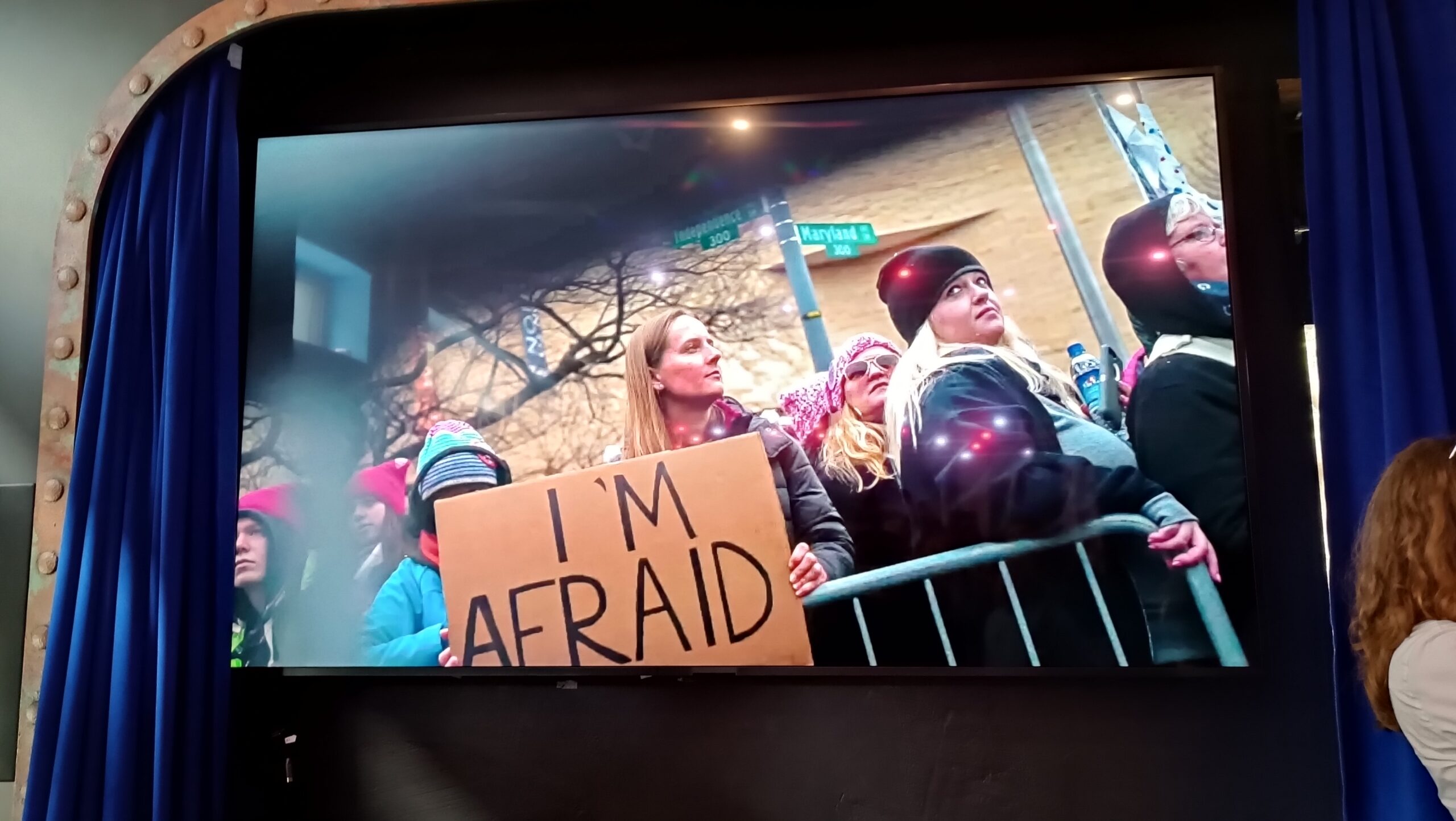 Ron Haviv show Varsóban