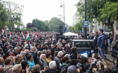 Magyar Péter: Orbán Viktor vagy bocsánatot kér, vagy lemond!