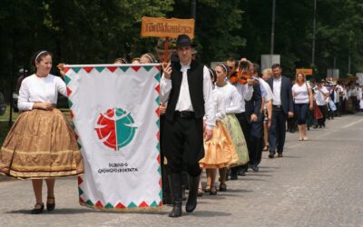 Tánccal és muzsikával a kanyargós Tisza-partján A Gyöngyösbokréta és a Durindó Fesztivál Adán