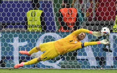 Ronaldo kihagyott egy tizenegyest, Szlovénia hármat