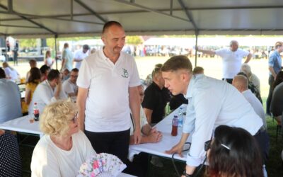 Az egyszínű média kierőszakolása