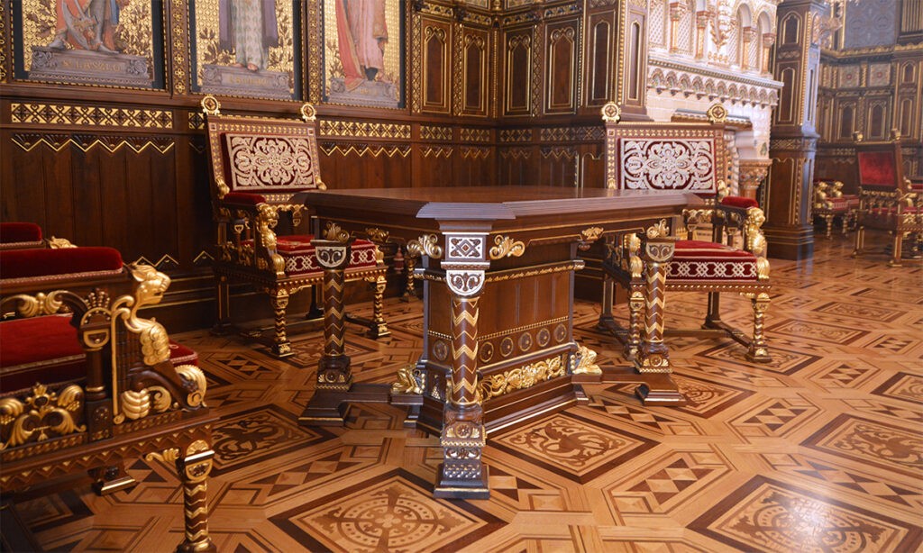 Az újjáépített Szent István-terem részlete a budai várban. A magyar iparművészet kiválóságainak munkáját bemutató terem nyerte az 1900-as párizsi világkiállítás nagydíját. Budapest, 2024. augusztus 20. (Fotó: Szappanos Veronika/SZMSZ)