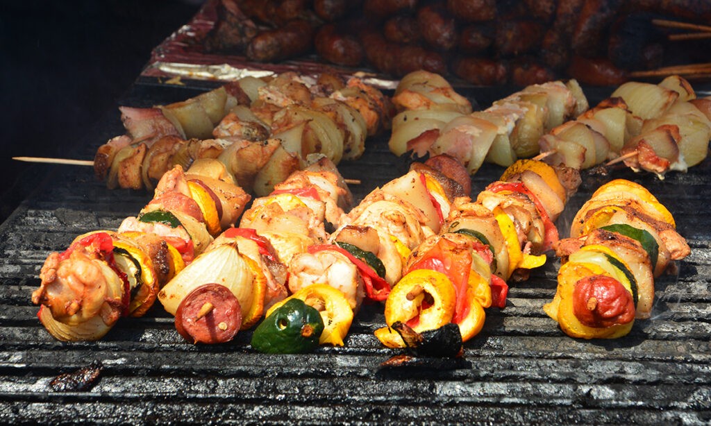 Finomságok a grillen, minden helyszínen. Budapest, 2024. augusztus 20. (Fotó: Szappanos Veronika/SZMSZ)